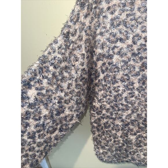 Zara Womens Oversized Fuzzy Knubby Cropped Sweater Animal Print Sz Medium - Picture 5 of 9